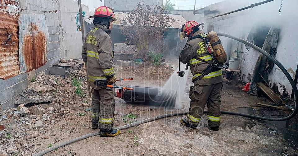 Incendio consume vivienda y deja un herido en Nuevo Laredo
