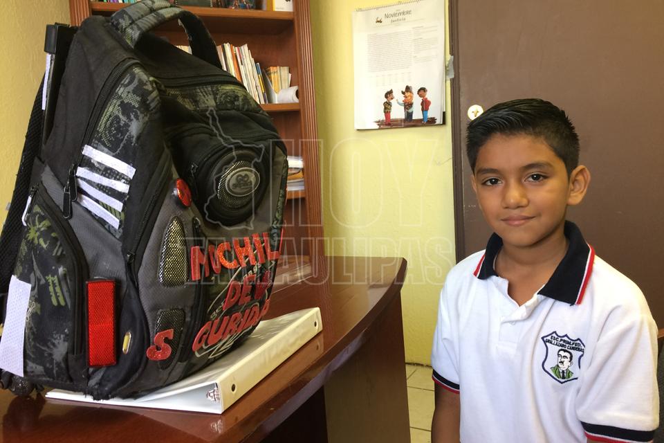 Entregan beca a niño de Matamoros creador de mochila antibalas - Hoy Tamaulipas