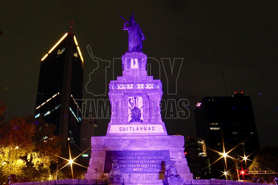 Monumentos se iluminan en Ciudad de Mxico