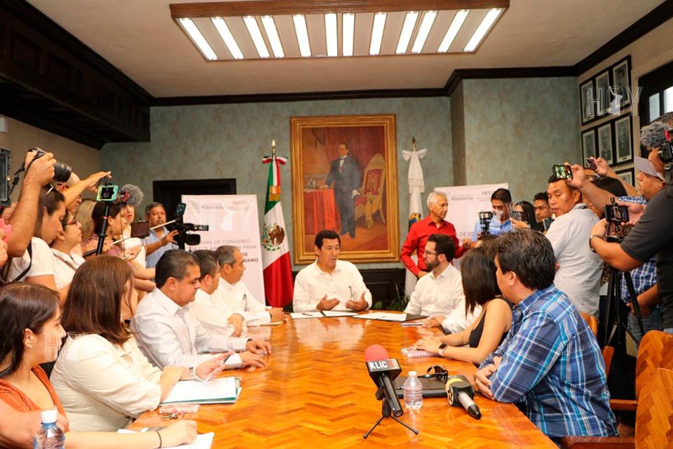 Hoy Tamaulipas - Firma Mario Lopez convenio con el INSUS para brindar ...