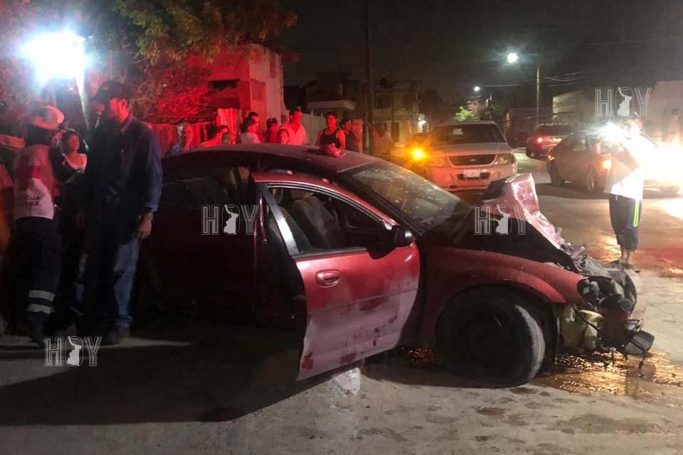 Hoy Tamaulipas - Ebrio causa fuerte choque contra microbus dos ...