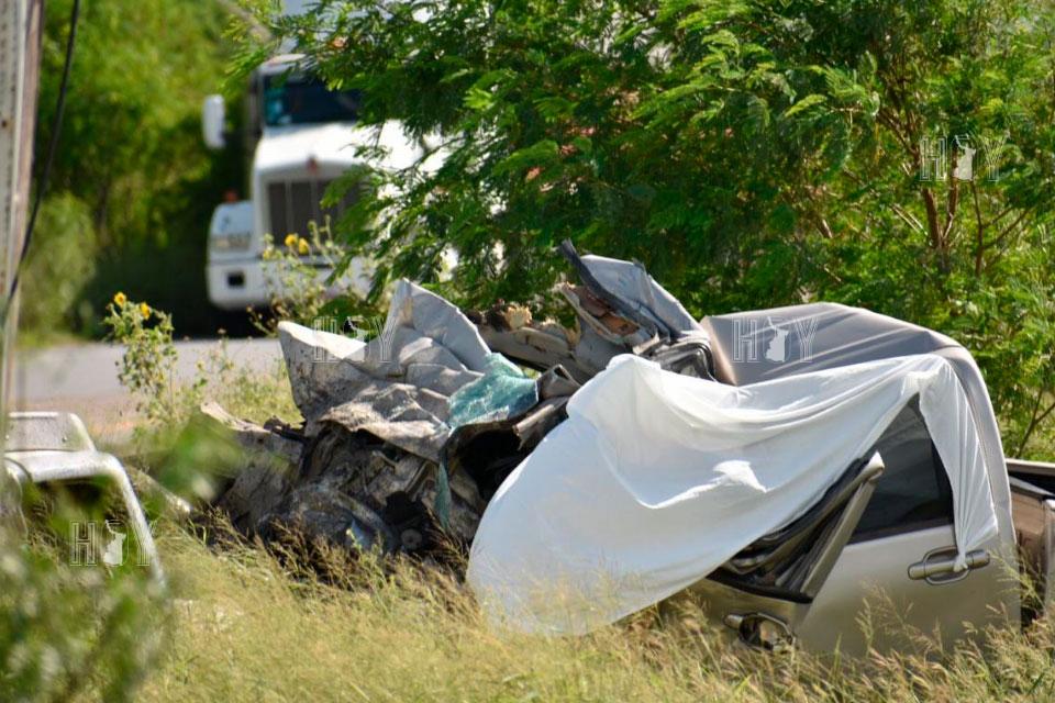 Hoy Tamaulipas - Choque entre camioneta y trailer deja un muerto en ...