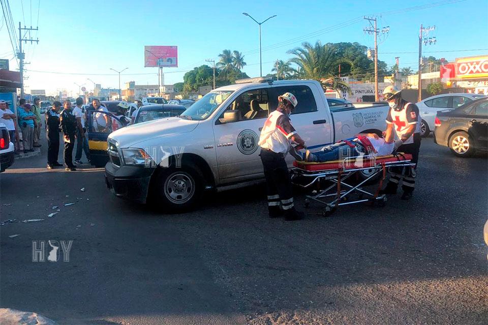 Hoy Tamaulipas - Taxi choca a patrulla de la Investigadora en Tampico ...