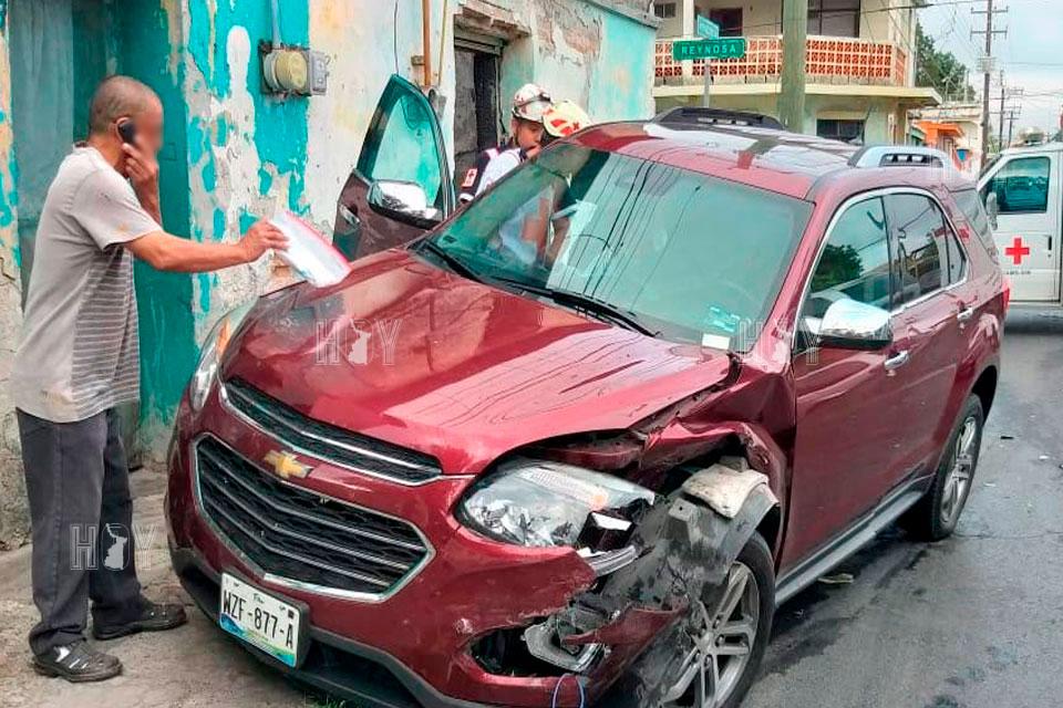Hoy Tamaulipas - Ignora un alto y causa accidente en Nuevo Laredo