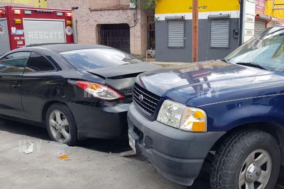 Hoy Tamaulipas - Encontronazo en Nuevo Laredo deja mujer herida