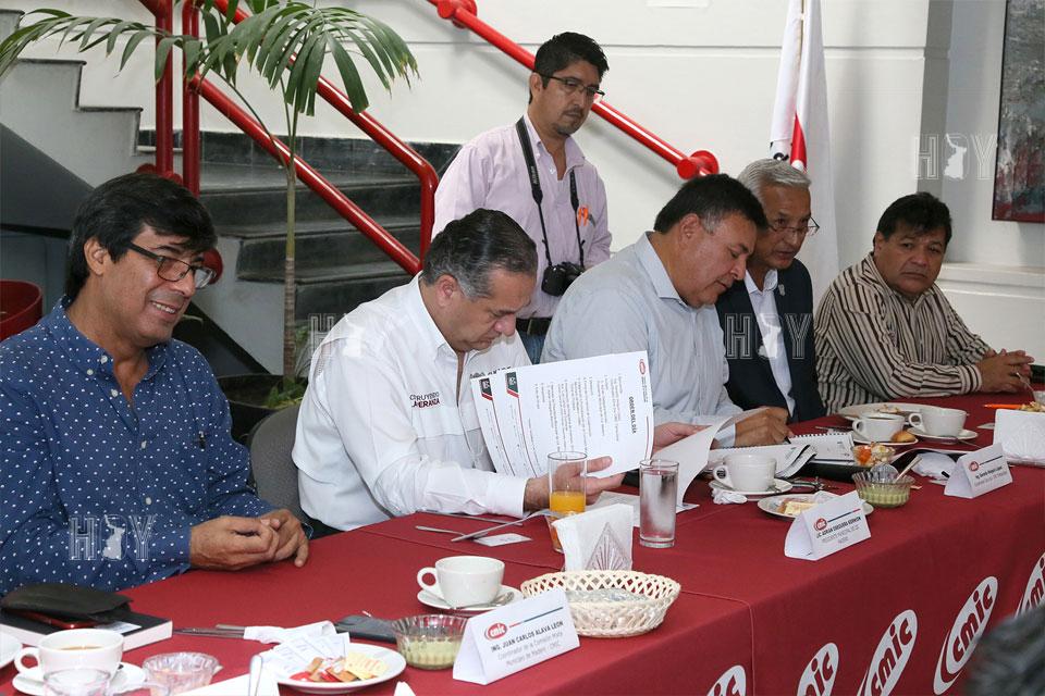 Hoy Tamaulipas - Adrian Oseguera y CMIC se unen por el Desarrollo ...