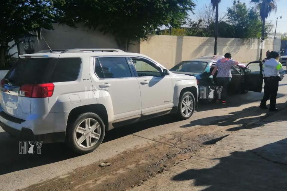 Hoy Tamaulipas - En Nuevo Laredo Choque por alcance deja danios ...