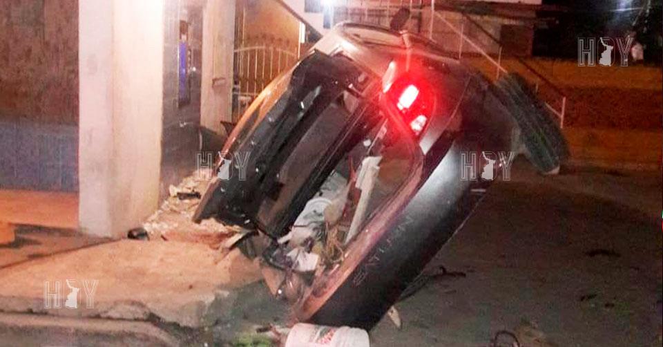 Hoy Tamaulipas - Joven de 21 anios choca vuelca y muere en Matamoros