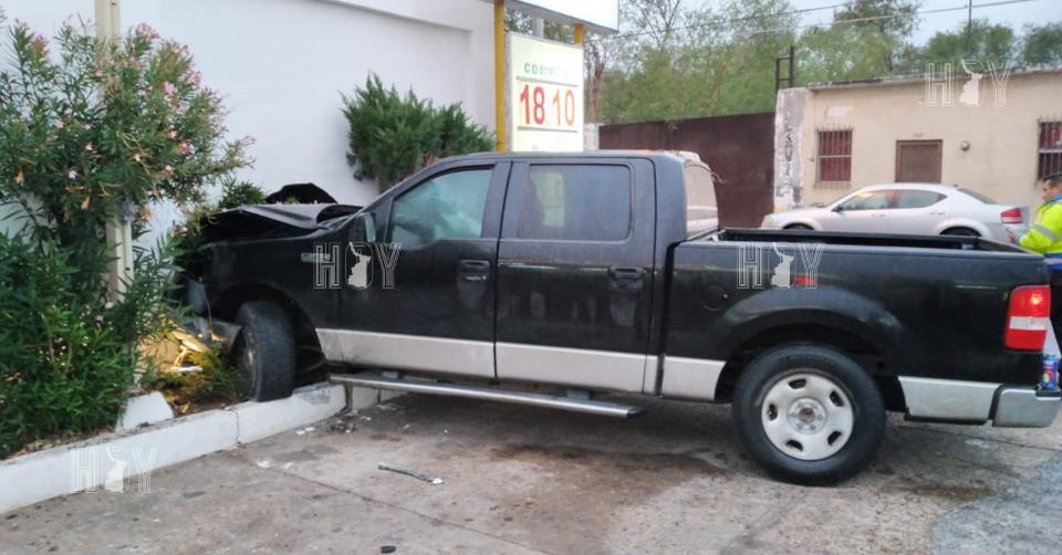 Hoy Tamaulipas - Encontronazo deja una mujer con heridas en Nuevo Laredo