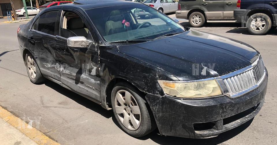 Hoy Tamaulipas - Ignora el semaforo en rojo y la chocan en Nuevo Laredo