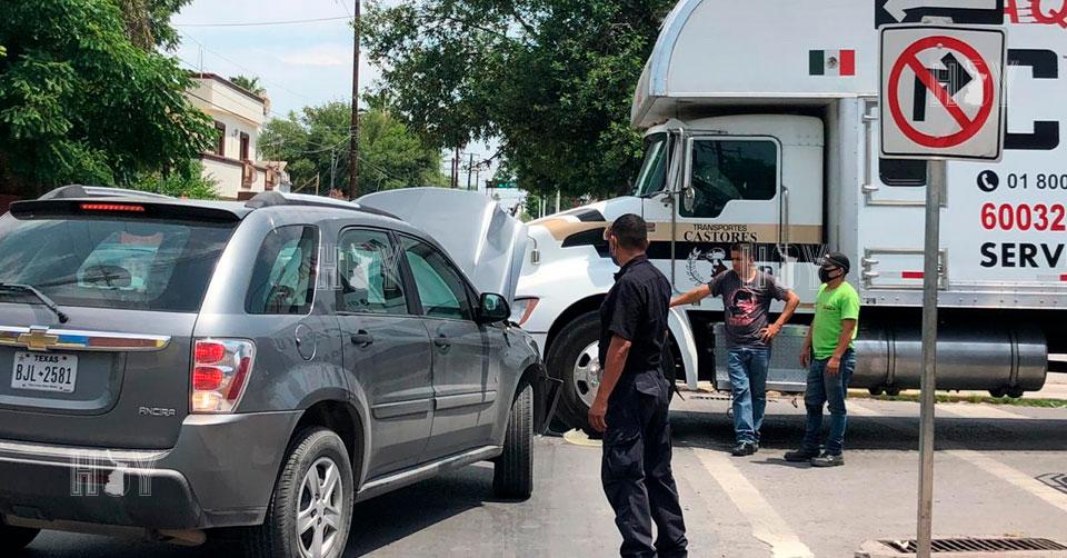 Hoy Tamaulipas - Asoma de mas el frente y causa choque en Nuevo Laredo