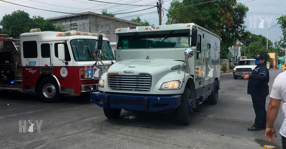 Hoy Tamaulipas - Choque deja danios materiales en Nuevo Laredo