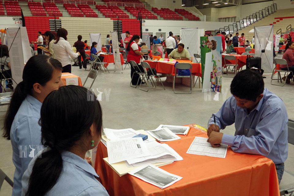 Hoy Tamaulipas - Ofertan mas de mil vacantes de empleo en Nuevo Laredo