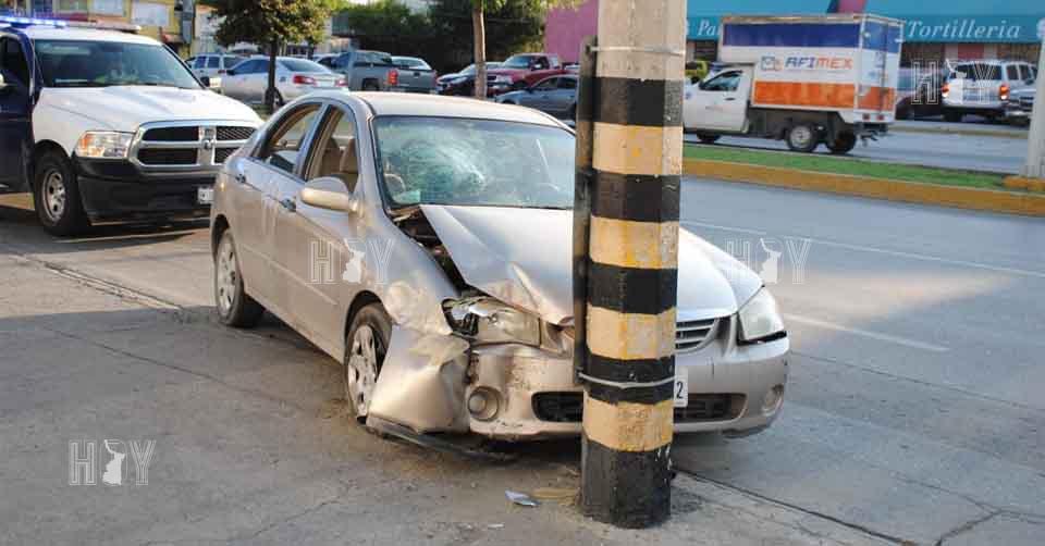 Hoy Tamaulipas - Tamaulipas Choca distraido joven contra poste en Nuevo ...