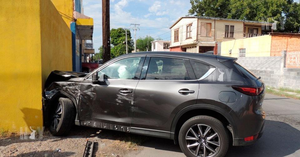 Hoy Tamaulipas - Tamaulipas Se pasa alto y causa encontronazo en Nuevo ...