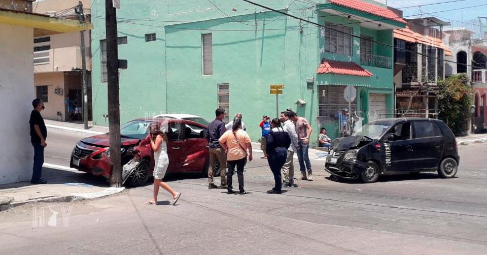 Hoy Tamaulipas - Choque en Tampico Tres heridos en fuerte choque en el ...