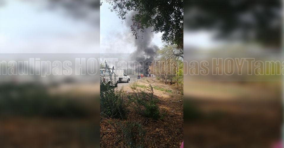 Hoy Tamaulipas - Grupos armados bloquean accesos a municipios de Aguililla y Parcuaro en Michoacn - Vimarsana News
