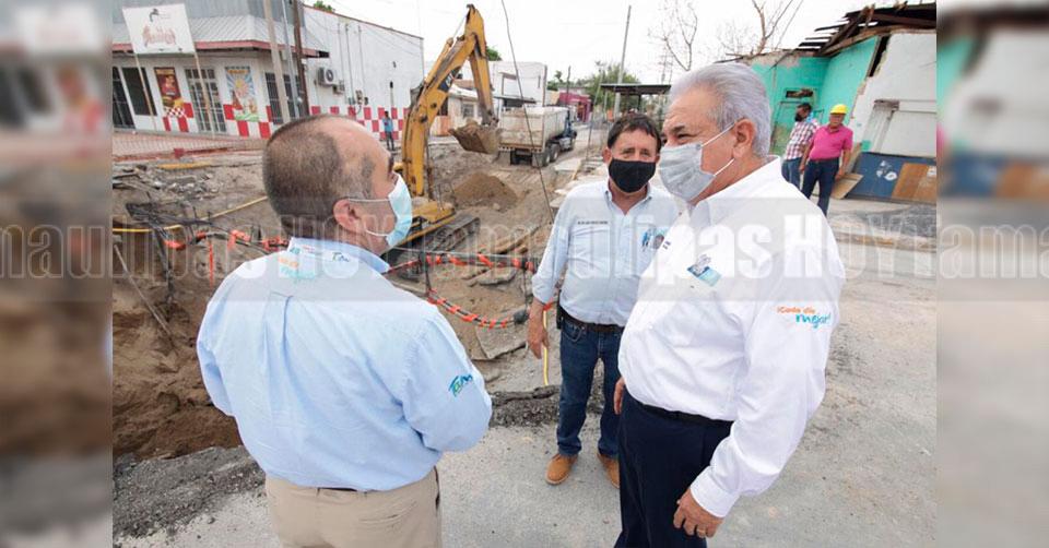 Hoy Tamaulipas - Tamaulipas Supervisa alcalde de Nuevo Laredo reparacin de puente Gonzlez y socavn - Vimarsana News