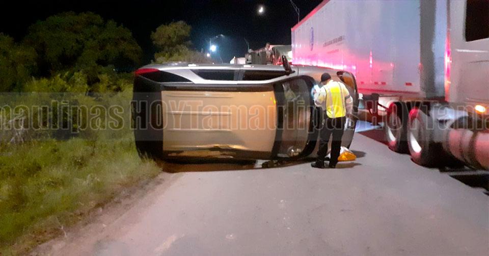 Hoy Tamaulipas - Tamaulipas Abandonan camioneta tras volcadura en Nuevo Laredo - Vimarsana News