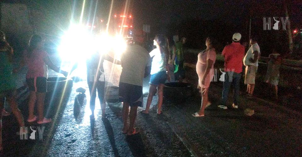 Hoy Tamaulipas - Tamaulipas Estamos hasta la madre dicen en bloqueo carretero en Altamira por falta de luz - Vimarsana News