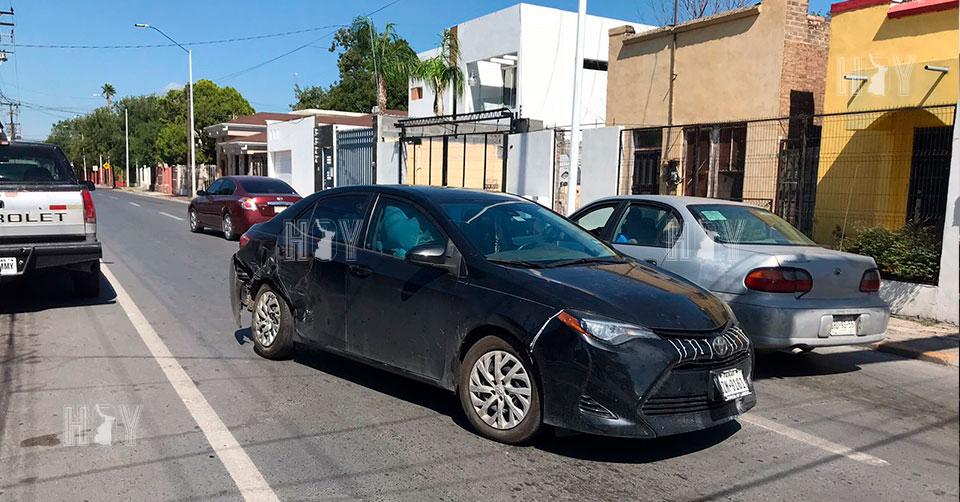 Hoy Tamaulipas - Tamaulipas Mujer se pasa alto y causa accidente en ...
