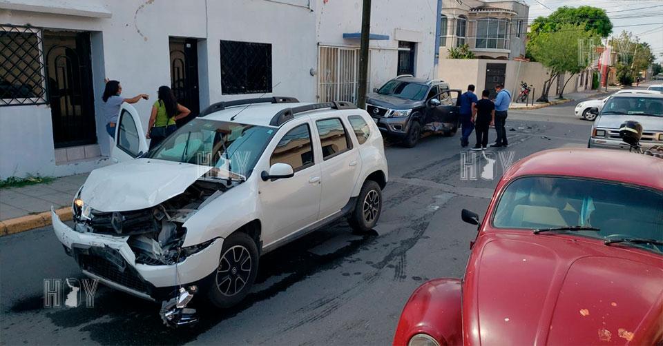 Hoy Tamaulipas - Accidente en Tamaulipas Conductor se pasa alto y ...
