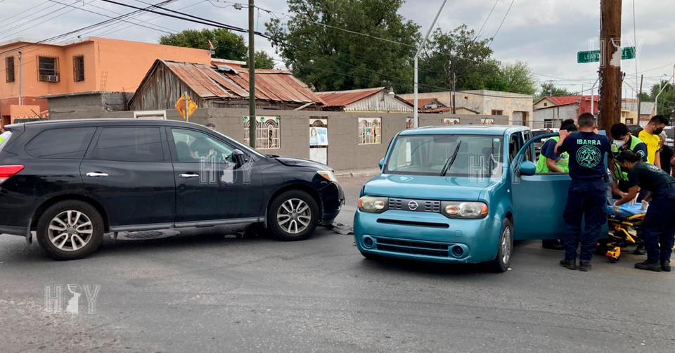 Hoy Tamaulipas - Tamaulipas Seguridad Se pasa alto y provoca choque en ...