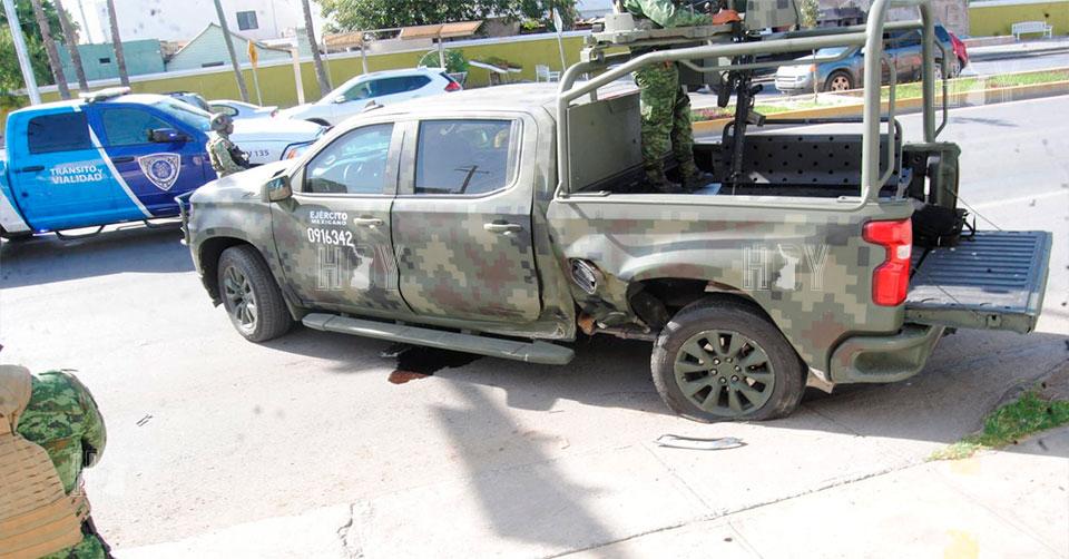 Hoy Tamaulipas - Accidente en Tamaulipas Militar se pasa luz roja y ...