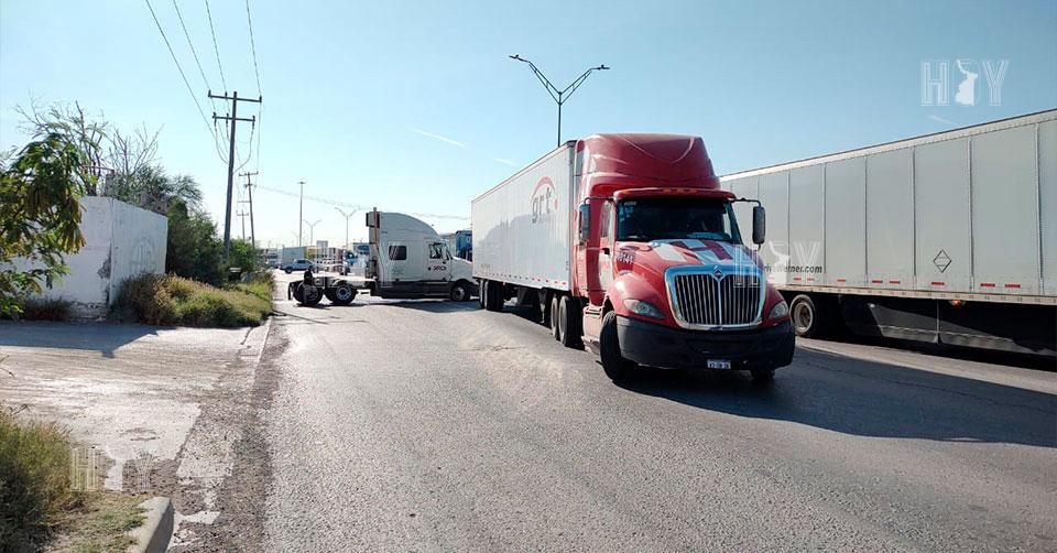 Hoy Tamaulipas - Tamaulipas Choque entre traileres deja solo danios en ...