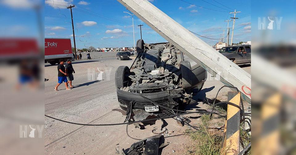 Hoy Tamaulipas - Accidente Tamaulipas Choca y vuelca maestra en Matamoros