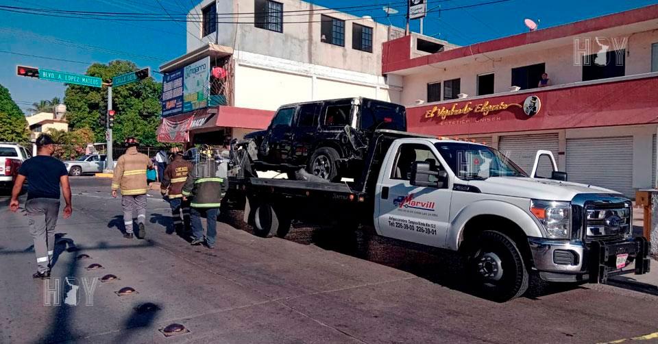 Hoy Tamaulipas - Volcadura en Tamaulipas Choca y vuelca en Madero