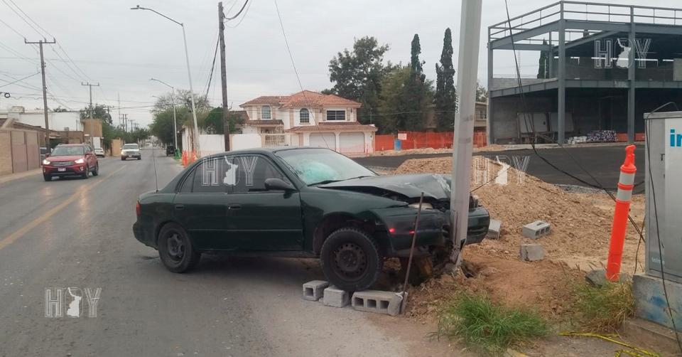 Hoy Tamaulipas - Accidentes en Tamaulipas Se estrella contra poste y ...