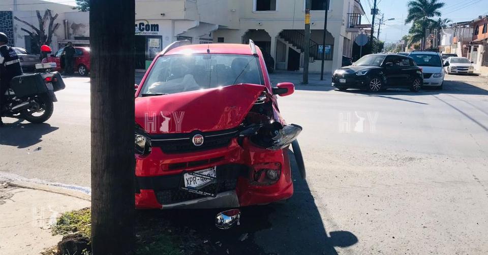 Hoy Tamaulipas - Choques en Tamaulipas Conductor se estrella contra ...