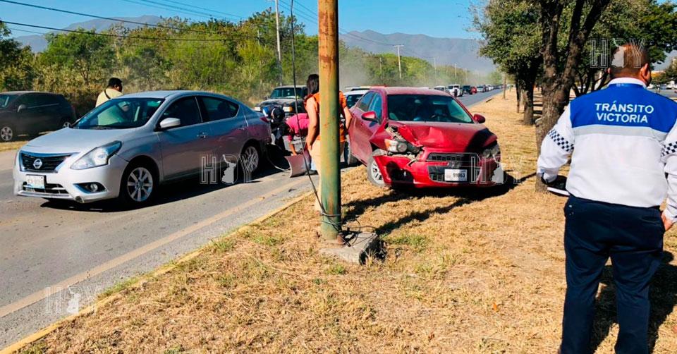 Hoy Tamaulipas - Choque en Tamaulipas Lo encandila el sol y choca en ...