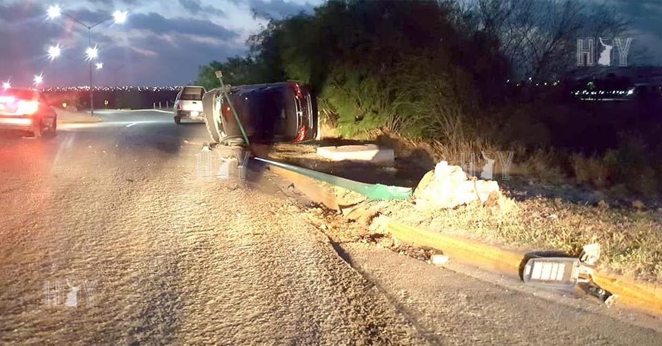 Hoy Tamaulipas - Accidente en Tamaulipas Sobrevive mujer a volcadura en ...
