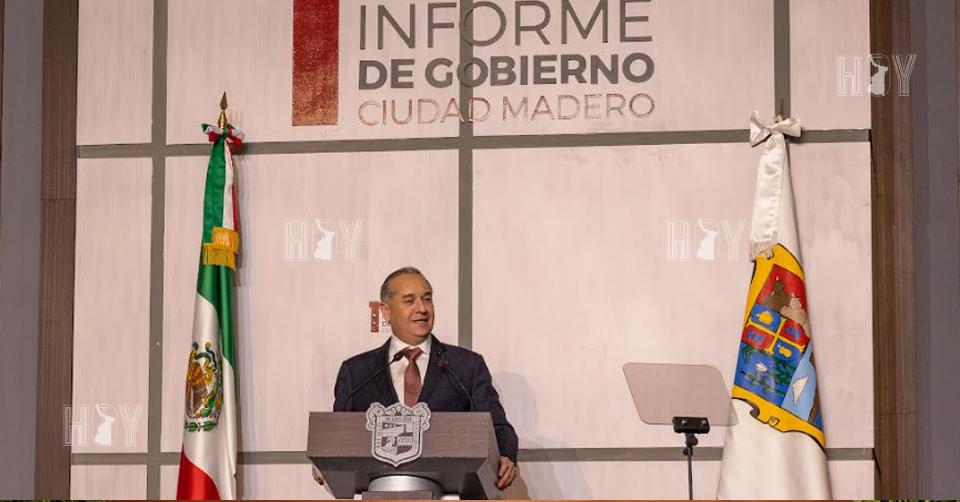 Hoy Tamaulipas - Rinde Adrian Oseguera su 1er Informe de Gobierno