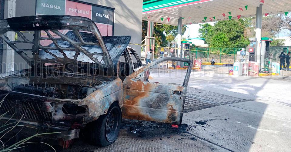 Hoy Tamaulipas - Accidentes en Tamaulipas Se incendia auto en gasolinera de la zona norte de Tampico - Vimarsana News