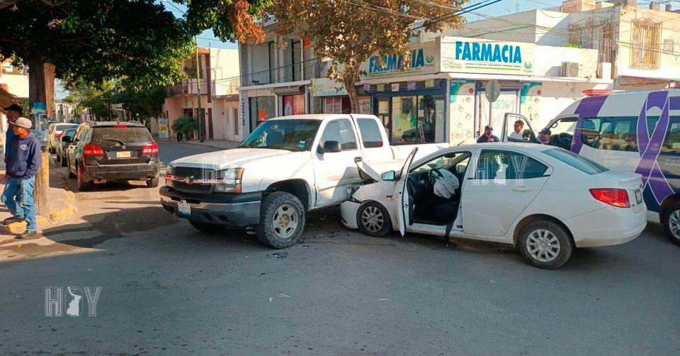Hoy Tamaulipas - Choque en Tamaulipas Se pasa alto y provoca choque en ...