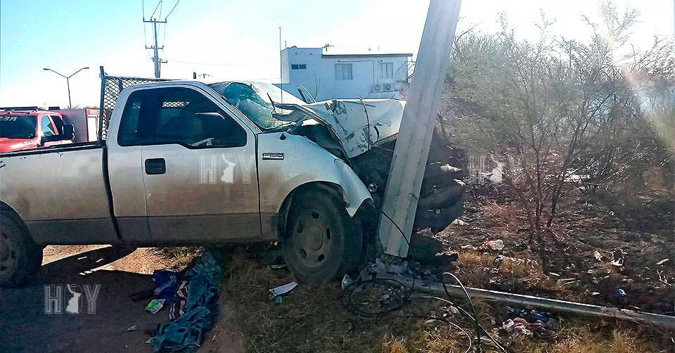 Hoy Tamaulipas - Accidentes en Tamaulipas Choca poste de CFE y queda ...