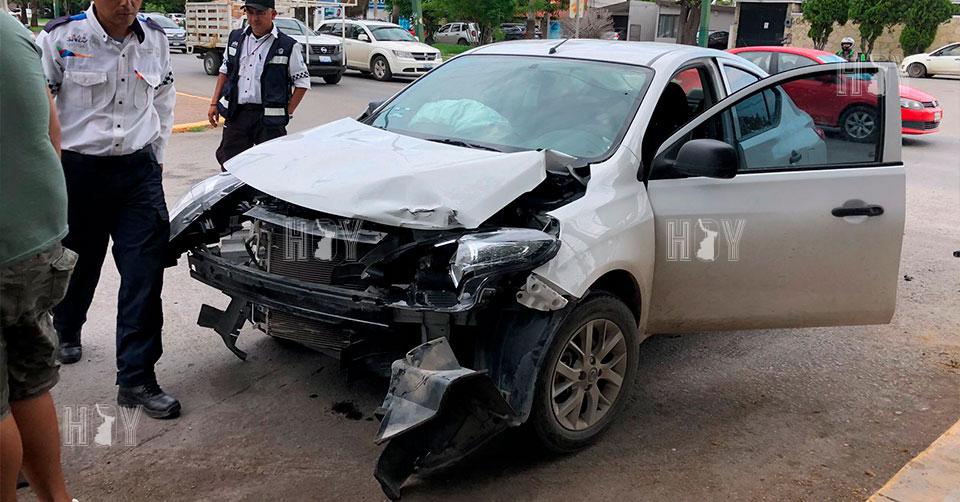 Hoy Tamaulipas - Accidente en Tamaulipas Conductor se atraviesa en ...