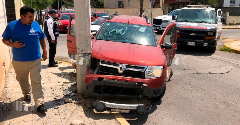 Hoy Tamaulipas - Tamaulipas Se pasa alto y provoca fuerte choque en el ...