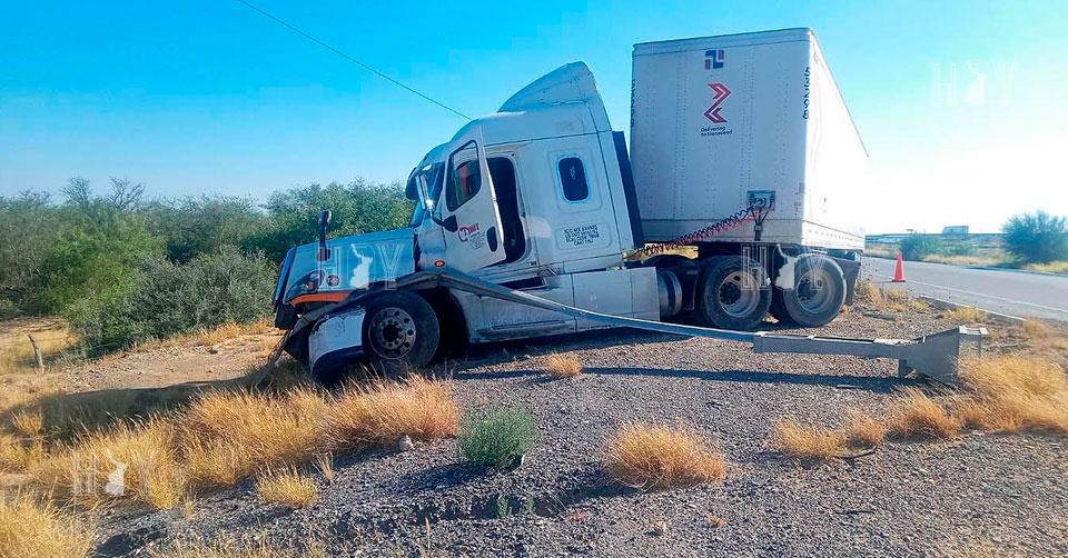 Hoy Tamaulipas - Tamaulipas Trailero sale ileso tras accidente en ...