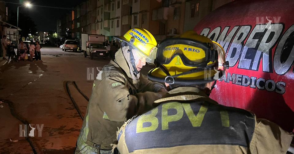 Hoy Tamaulipas - Vagos le prenden fuego a basura y enceres abandonados ...
