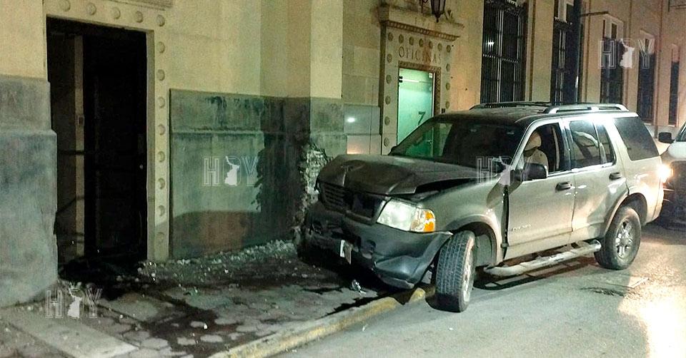 Hoy Tamaulipas - Accidente en Tamaulipas Mujer choca contra edificio ...