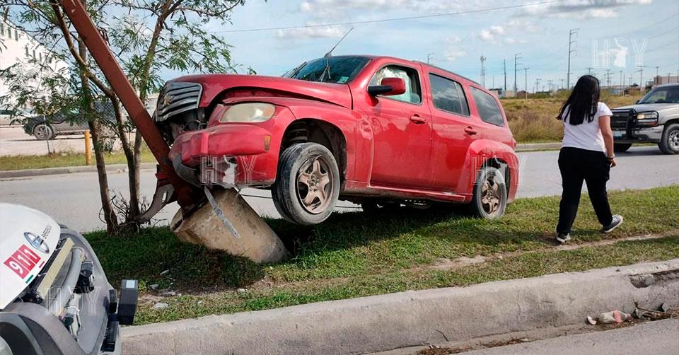 Hoy Tamaulipas - Accidente en Tamaulipas Joven mujer impacta su auto ...