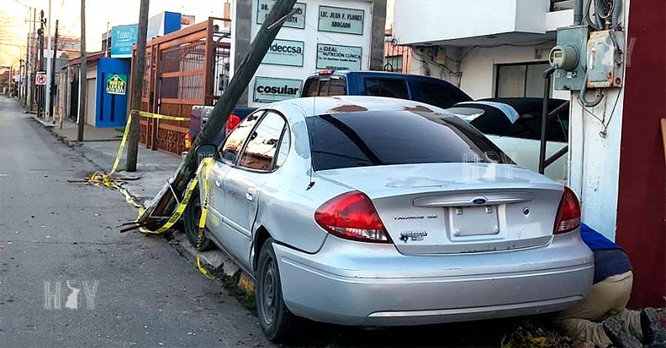 Hoy Tamaulipas - Accidente en Tamaulipas Cafre choca con poste y ...