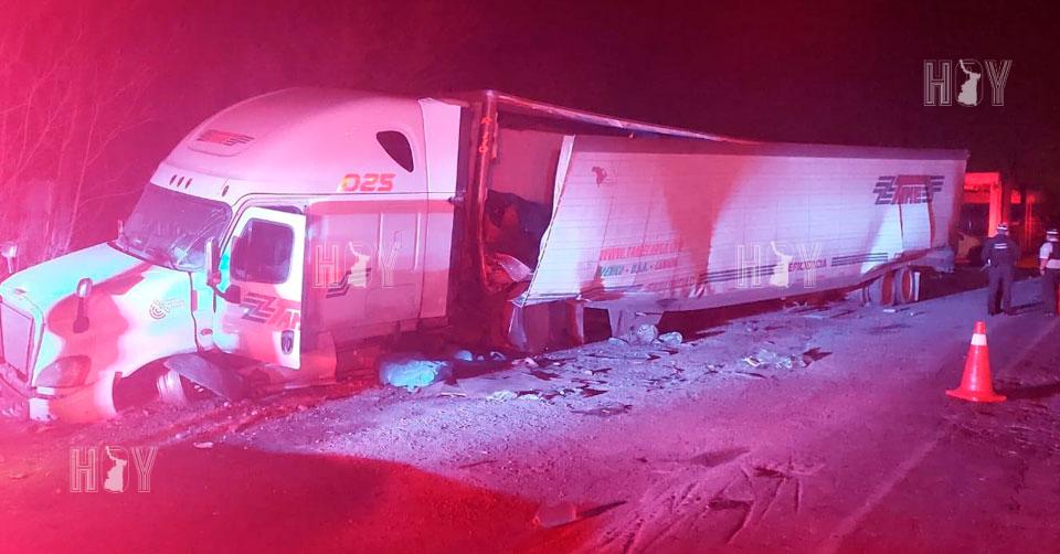 Hoy Tamaulipas - Accidentes en Tamaulipas Trailer choca contra muros de ...