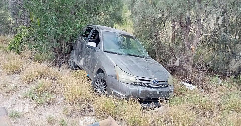 Hoy Tamaulipas - Accidente en Tamaulipas Conductor huye tras volcadura ...