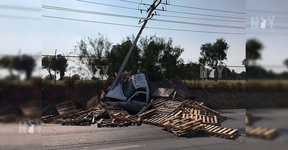 Hoy Tamaulipas - Accidente en Tamaulipas Choca contra poste y deja sin ...