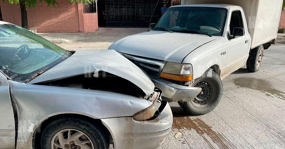 Hoy Tamaulipas - Accidente en Tamaulipas Conductora se pasa el alto y ...